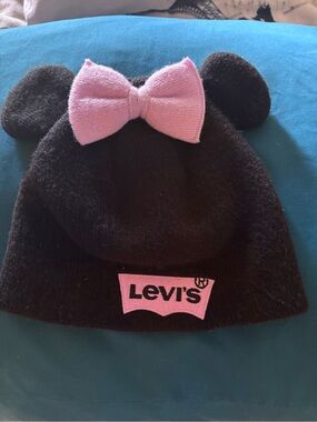 Levi's Black Knit Beanie with Pink Accent youth size - but fits my (adult) head